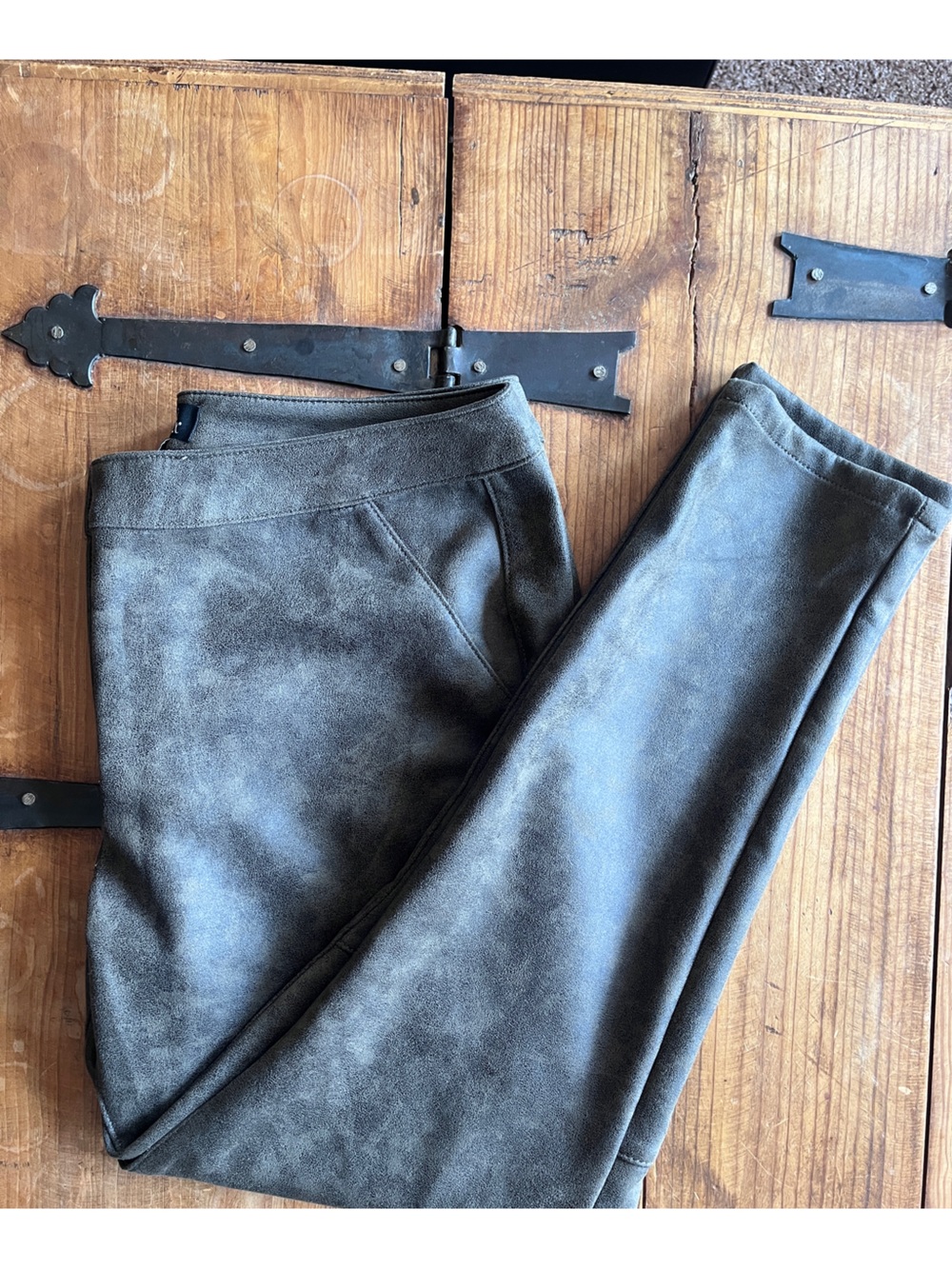 Women’s Skinny Faux-Suede Pants - Olive Gray
